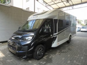 【新車・即納車】Sunlight（サンライト）T68　Low-Profile　AdventureEdition　【右ハンドル・８速AT・手動プルダウンベッド　】