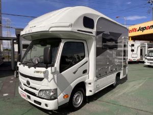 【新車・展示専用車ご内覧用】レーベン DC 【2WD・シャンパンゴールド／ショコラーデ】家庭用エアコン・ＦＦヒーター・トリプルサブBT・エヴォライト走行充電システム】