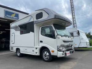 【新車・即納】ヴォーンDC 4WD　ディーゼル　家庭用エアコン　ソーラーパネル　シャンパンゴールド/シュタイン