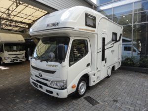 【展示内覧用】MOBBY（モビー）R2B（リヤ2段ベッドレイアウト）　ガソリン2WD　【マックスファン・転落防止用ネットOP装着済み】